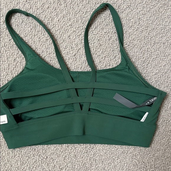 Vuori Women's daily pocket legging and Crop Top Set - Picture 9 of 10